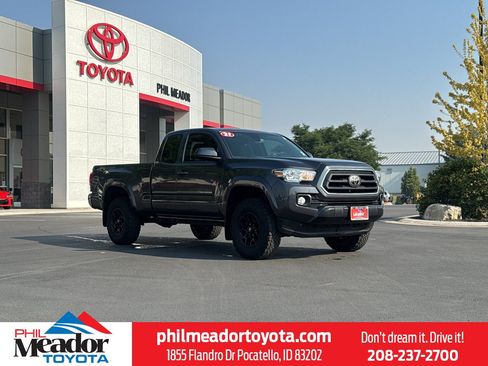 Used 2021 Toyota Tacoma SR5 AWD/4WD image 1