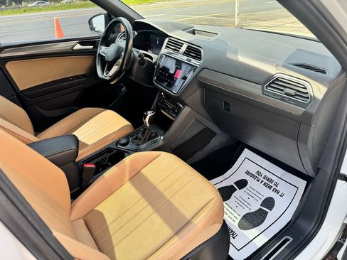 Used 2022 Volkswagen Tiguan SE R-Line image 29