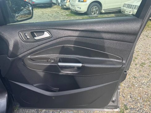 Used 2013 Ford Escape SE image 17