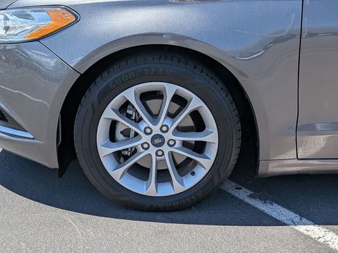 Used 2020 Ford Fusion SE FWD image 13