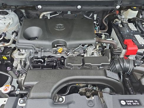 Used 2021 Toyota RAV4 XLE FWD image 27