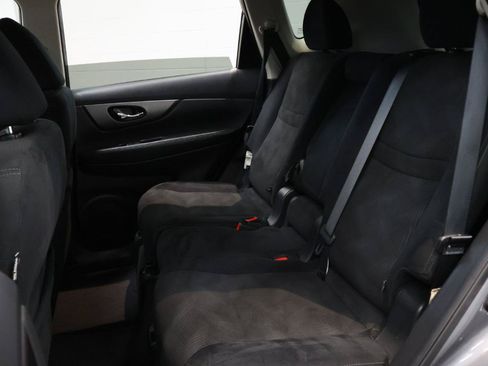 Used 2016 Nissan Rogue SV FWD image 14