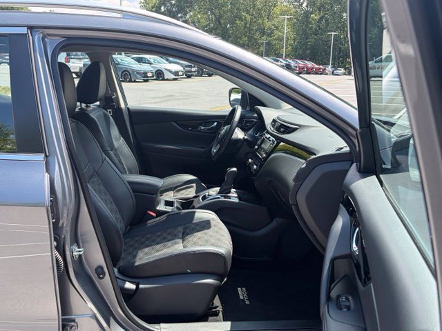 Used 2022 Nissan Rogue Sport SV w/ Technology Package AWD/4WD image 29