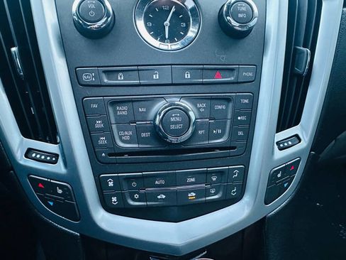 Used 2011 Cadillac SRX Luxury image 12