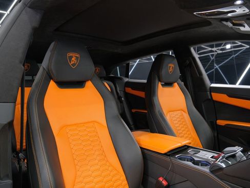 Used 2022 Lamborghini Urus image 36