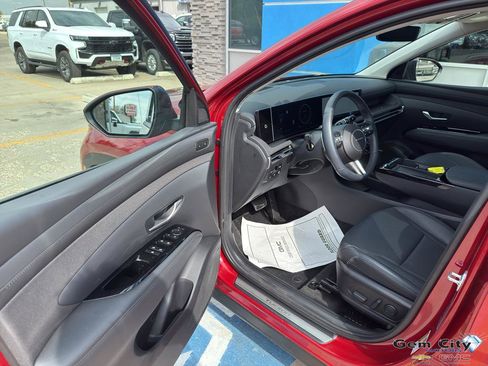 Used 2025 Hyundai Tucson Limited image 17