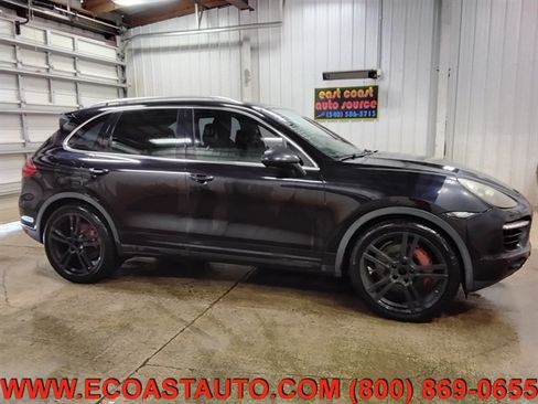 Used 2011 Porsche Cayenne Turbo AWD/4WD image 2