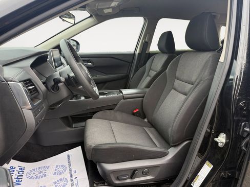 Certified 2024 Nissan Rogue SV image 9