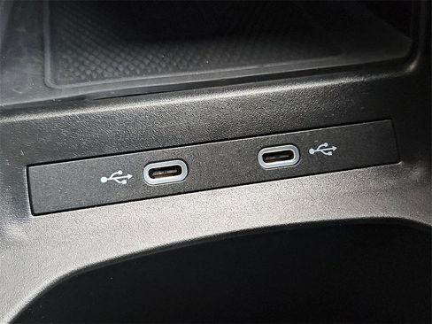 Used 2022 Volkswagen ID.4 Pro image 29