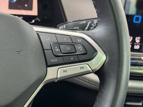 Used 2024 Volkswagen Atlas Peak Edition SEL AWD/4WD image 31