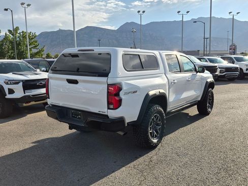 Used 2024 Chevrolet Colorado ZR2 w/ Technology Package AWD/4WD image 3