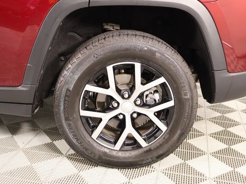 Used 2024 Jeep Grand Cherokee Limited RWD image 20