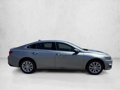 Used 2025 Chevrolet Malibu LT FWD image 4