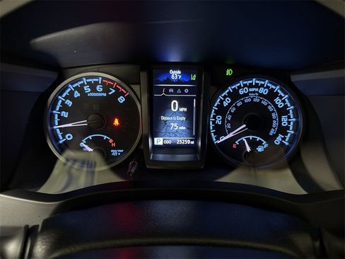 Used 2022 Toyota Tacoma TRD Sport image 12