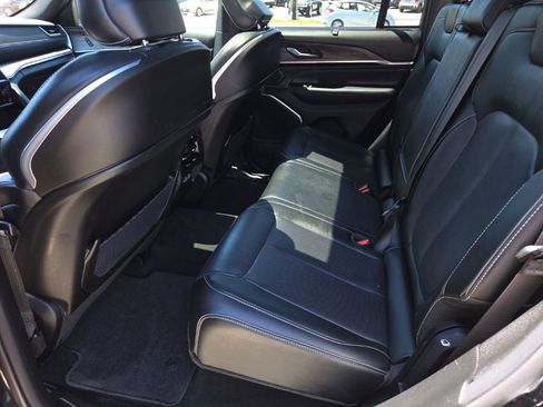 Certified 2023 Jeep Grand Cherokee Overland w/ Adv Protech Group III AWD/4WD image 21