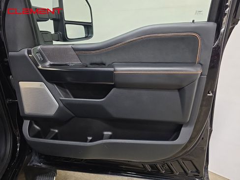 Certified 2023 Ford F450 Platinum w/ FX4 Off-Road Package image 37