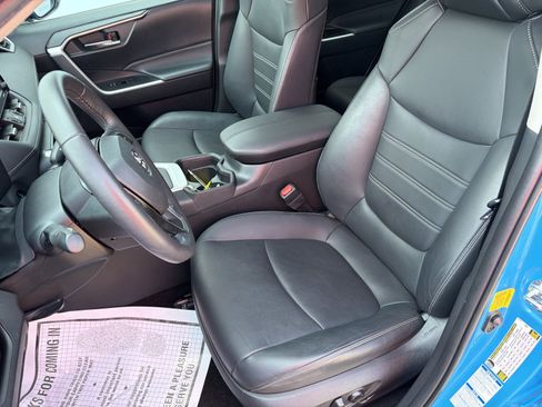 Used 2021 Toyota RAV4 XLE Premium AWD/4WD image 11