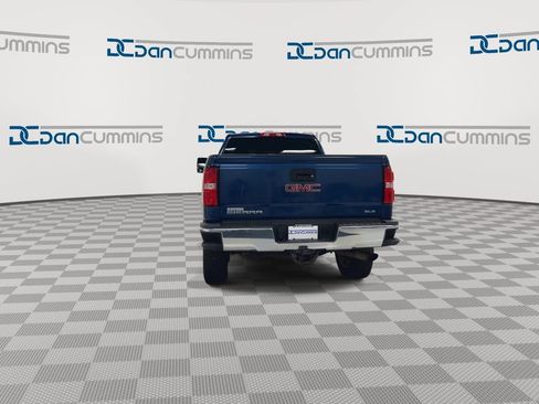 Used 2017 GMC Sierra 2500 SLE w/ HD SLE Preferred Plus Package AWD/4WD image 7