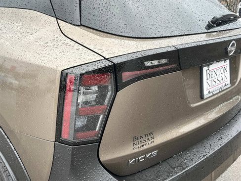 Certified 2025 Nissan Kicks SR image 14