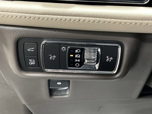 Used 2021 Lincoln Nautilus Standard image 20