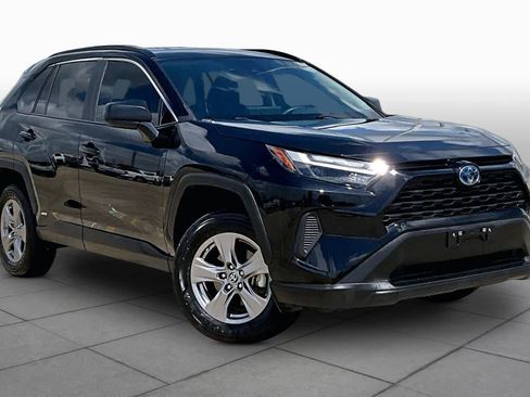 Used 2024 Toyota RAV4 LE AWD/4WD image 3