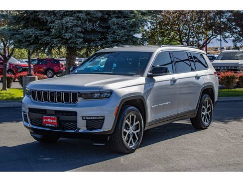 Used 2024 Jeep Grand Cherokee L Limited AWD/4WD image 4