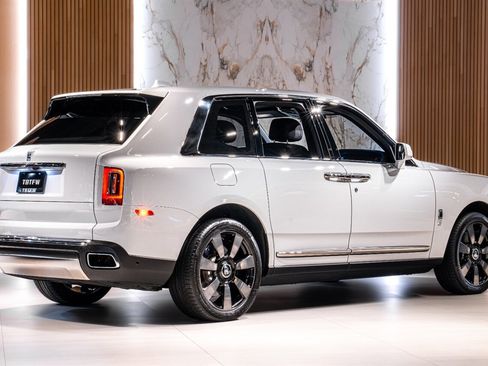 Used 2023 Rolls-Royce Cullinan image 6