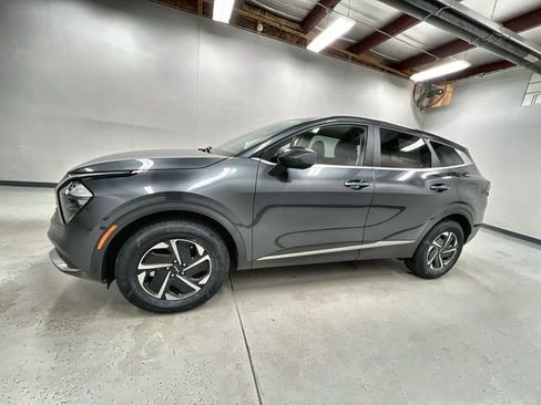 Used 2023 Kia Sportage LX AWD/4WD image 5