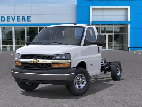 New 2026 Chevrolet Express 3500 w/ Power Convenience Package RWD image 9
