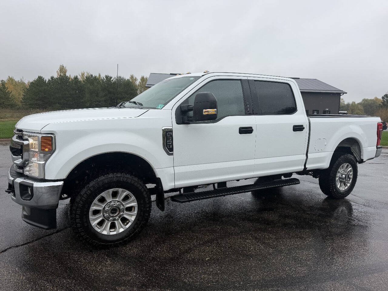 Used 2022 Ford F350 XLT w/ XLT Value Package AWD/4WD image 6