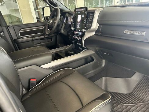 Used 2025 RAM 2500 Laramie AWD/4WD image 30