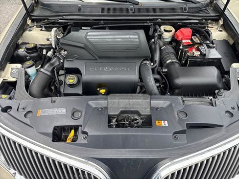 Used 2014 Lincoln MKS AWD w/ Equipment Group 201A image 30