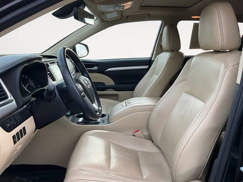 Used 2018 Toyota Highlander XLE image 13