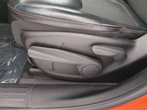 Used 2015 Jeep Cherokee Trailhawk w/ Cold Weather Group image 17