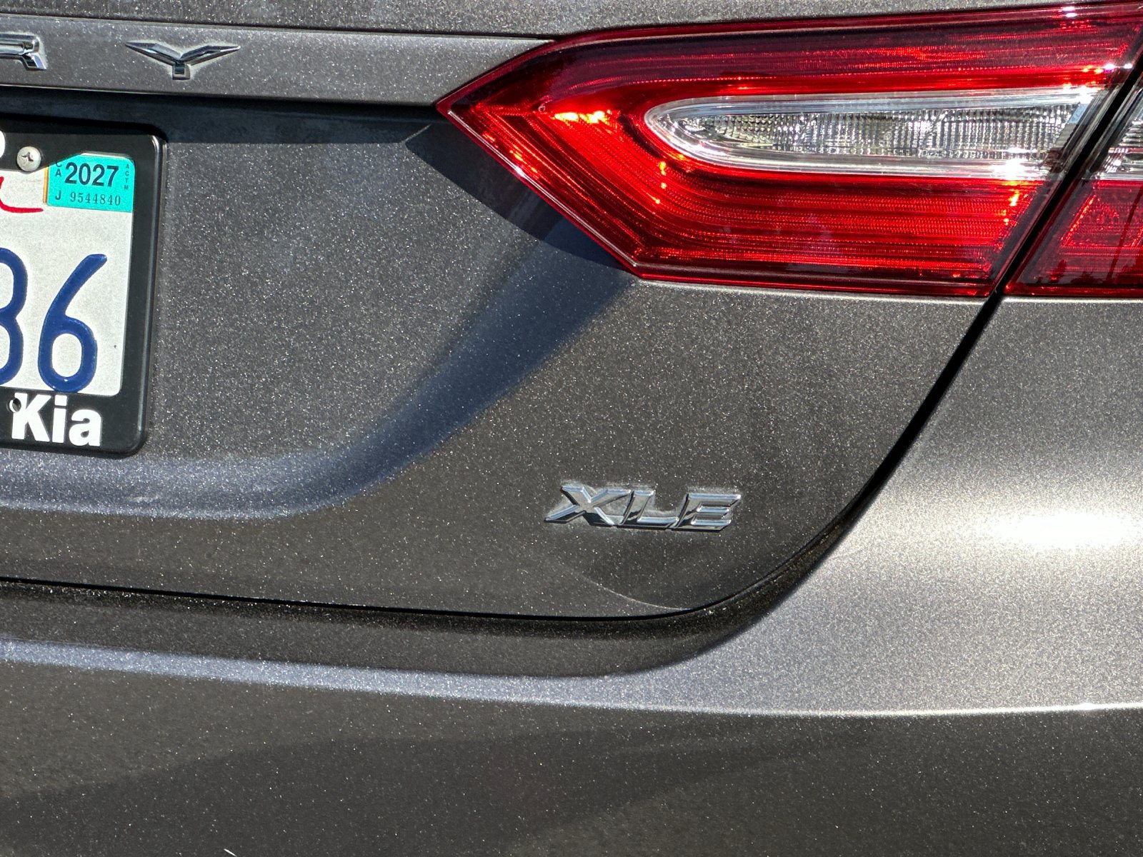 Used 2019 Toyota Camry XLE w/ 4 Season Floor Mat Package FWD image 25