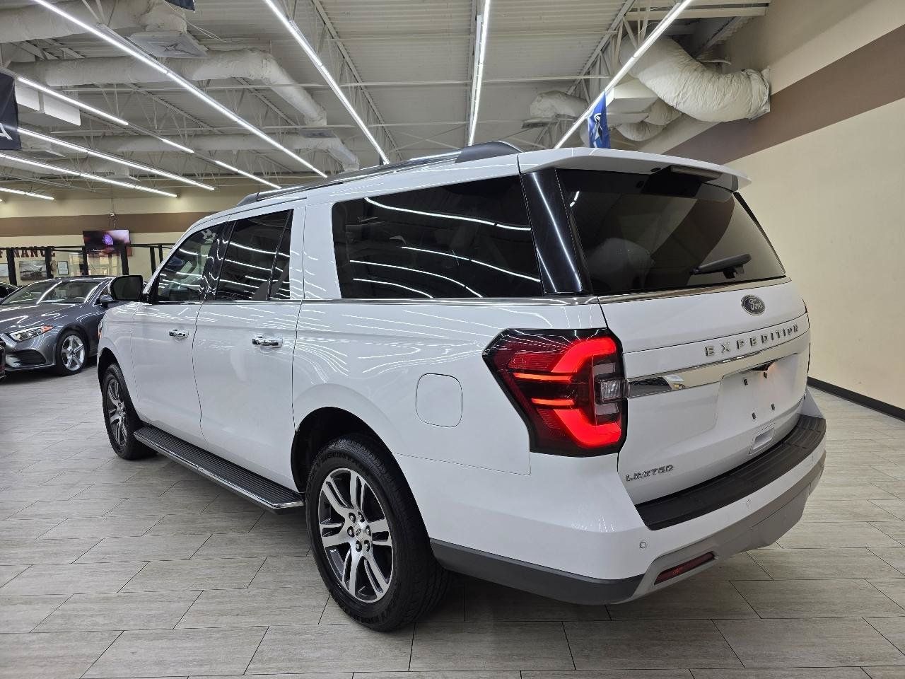 Used 2023 Ford Expedition Max Limited RWD image 8