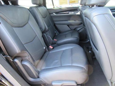 Used 2025 Cadillac XT6 Premium Luxury image 29