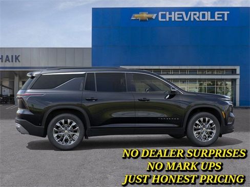New 2026 Chevrolet Traverse LT w/ Sun and Wheel Package image 5