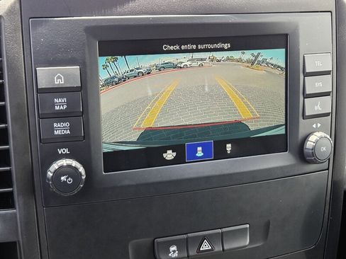 Used 2022 Mercedes-Benz Metris image 32