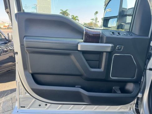 Used 2017 Ford F250 Platinum w/ Platinum Ultimate Package image 24