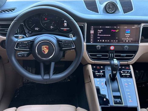 Used 2025 Porsche Macan image 15