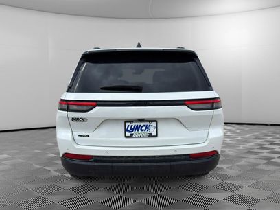 Used 2025 Jeep Grand Cherokee Altitude