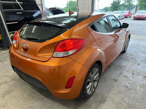 Used 2016 Hyundai Veloster FWD image 5