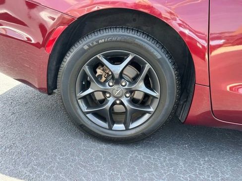 Used 2019 Chrysler Pacifica Touring-L Plus w/ S Appearance Package image 7