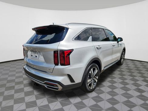 Used 2023 Kia Sorento EX AWD/4WD image 4