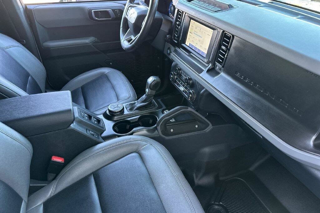 Used 2023 Ford Bronco Big Bend w/ Sasquatch Package AWD/4WD image 16