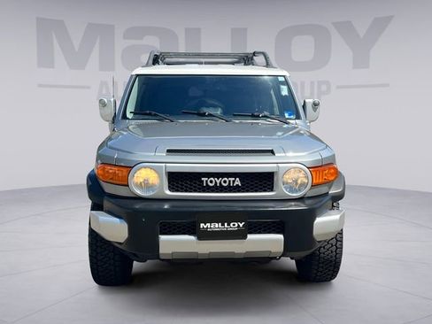 Used 2012 Toyota FJ Cruiser 2WD w/ Upgrade Pkg image 8