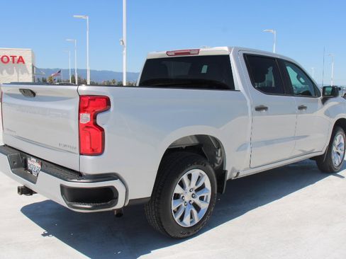 Used 2020 Chevrolet Silverado 1500 Custom w/ Custom Value Package RWD image 3