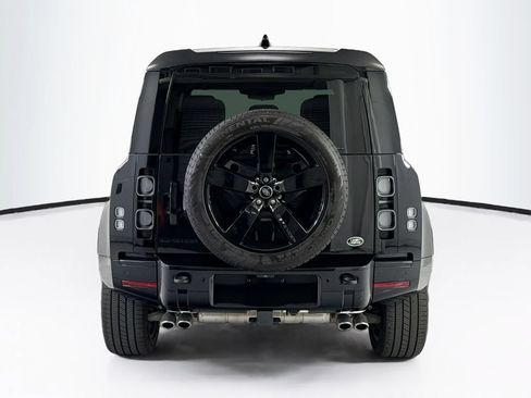 Used 2022 Land Rover Defender 110 V8 AWD/4WD image 6