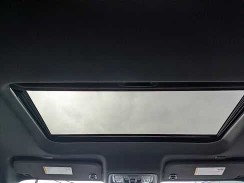 Used 2024 GMC Sierra 1500 AT4 w/ Technology Package image 26